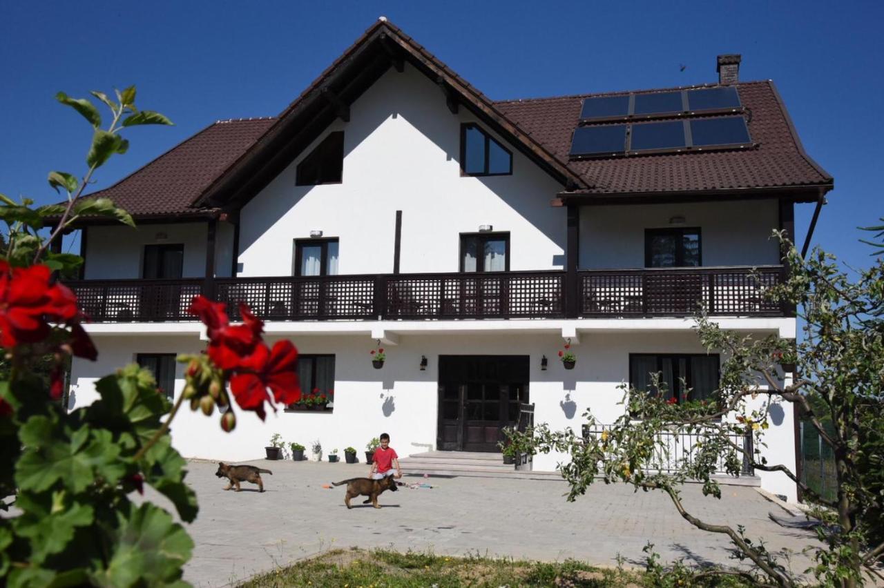 ホテル Casa Poienarilor Sîmbăta de Sus エクステリア 写真