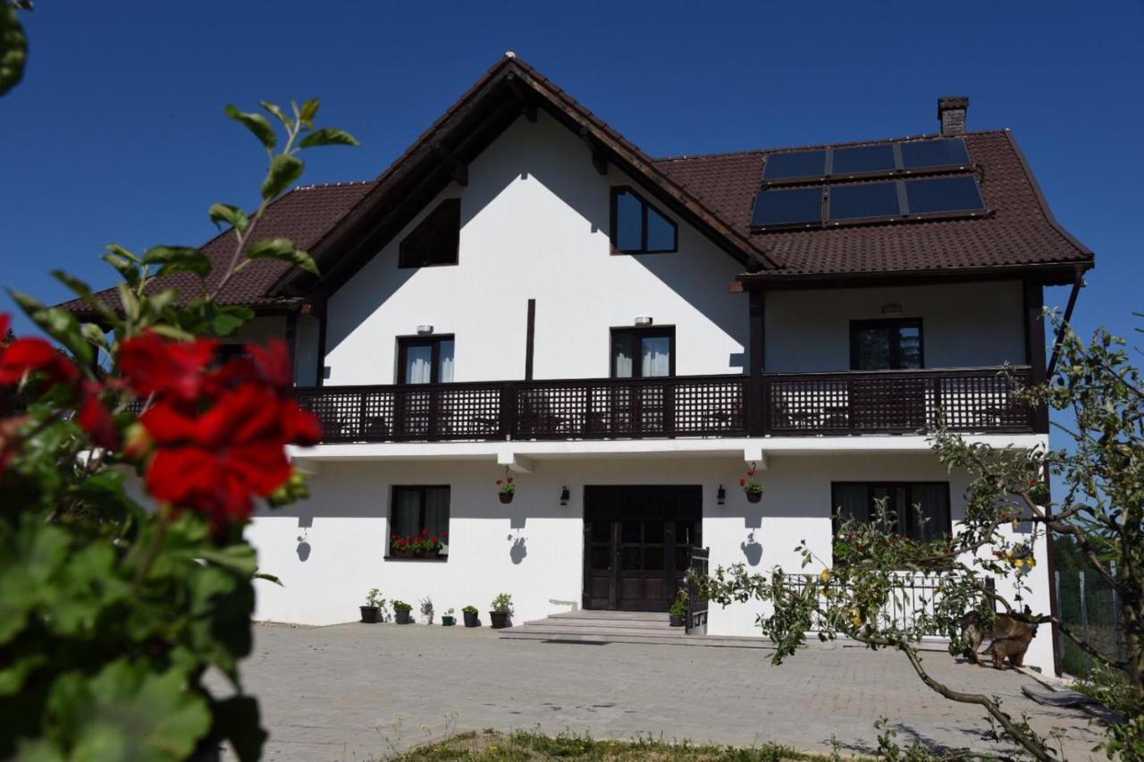ホテル Casa Poienarilor Sîmbăta de Sus エクステリア 写真
